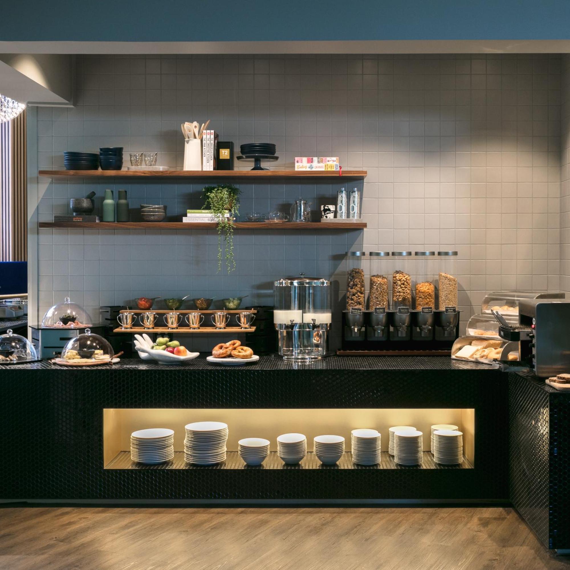 Naumi Auckland Airport Hotel Экстерьер фото